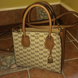 Small Michael Kors Brown Mercer purse